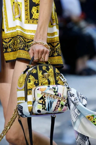 Look 53